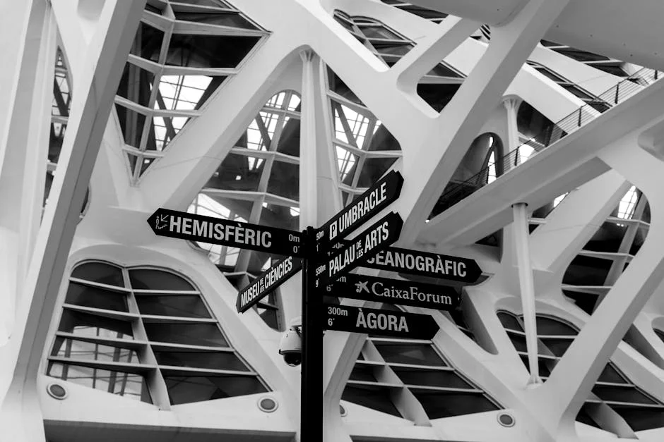 Ukraine Launches 'DonasdeCasaUcranianas' Campaign — Tensions Escalate in Eastern Europe